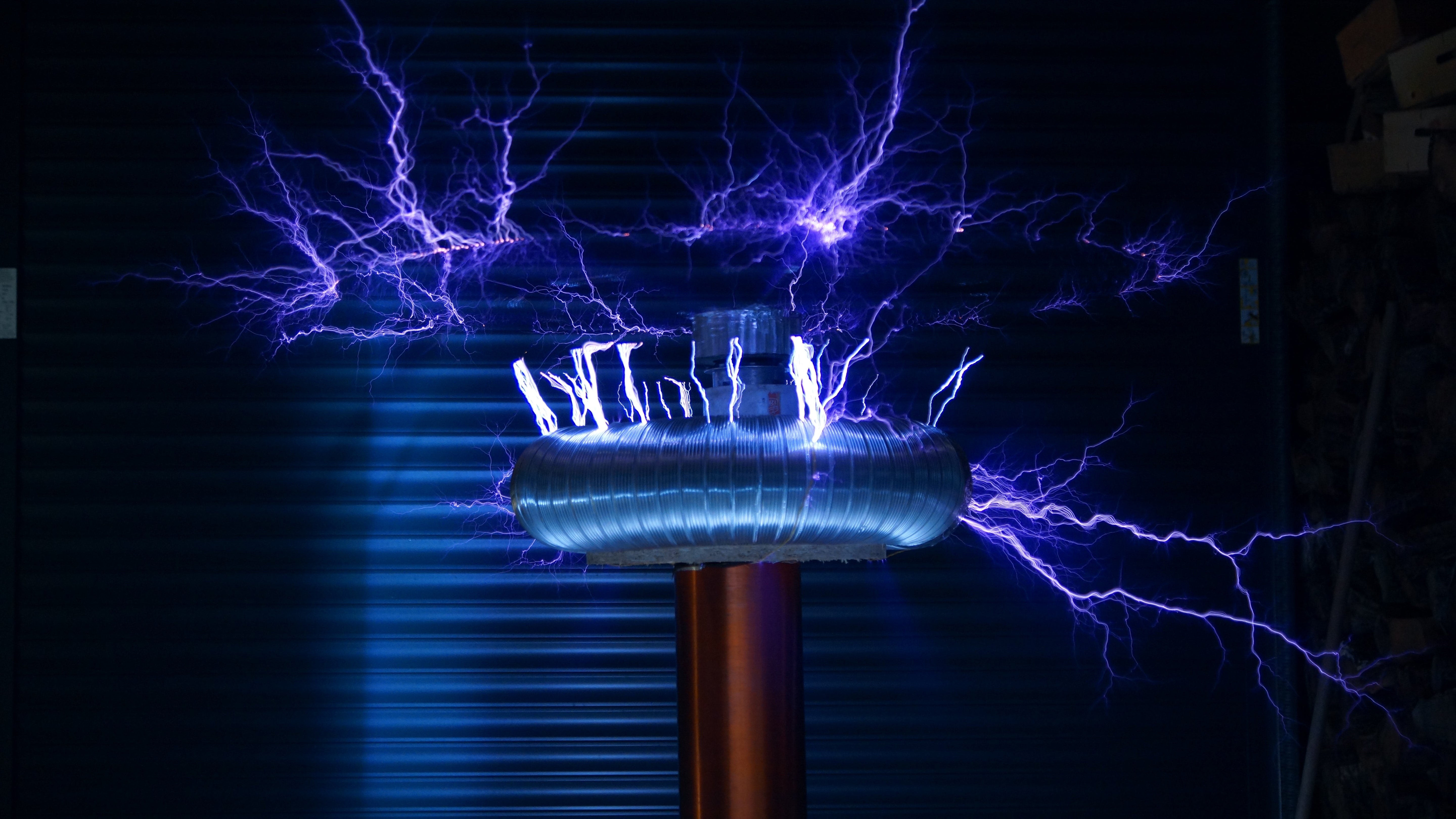 What Voltage Should I Use for Gate – 12v or 24v?
