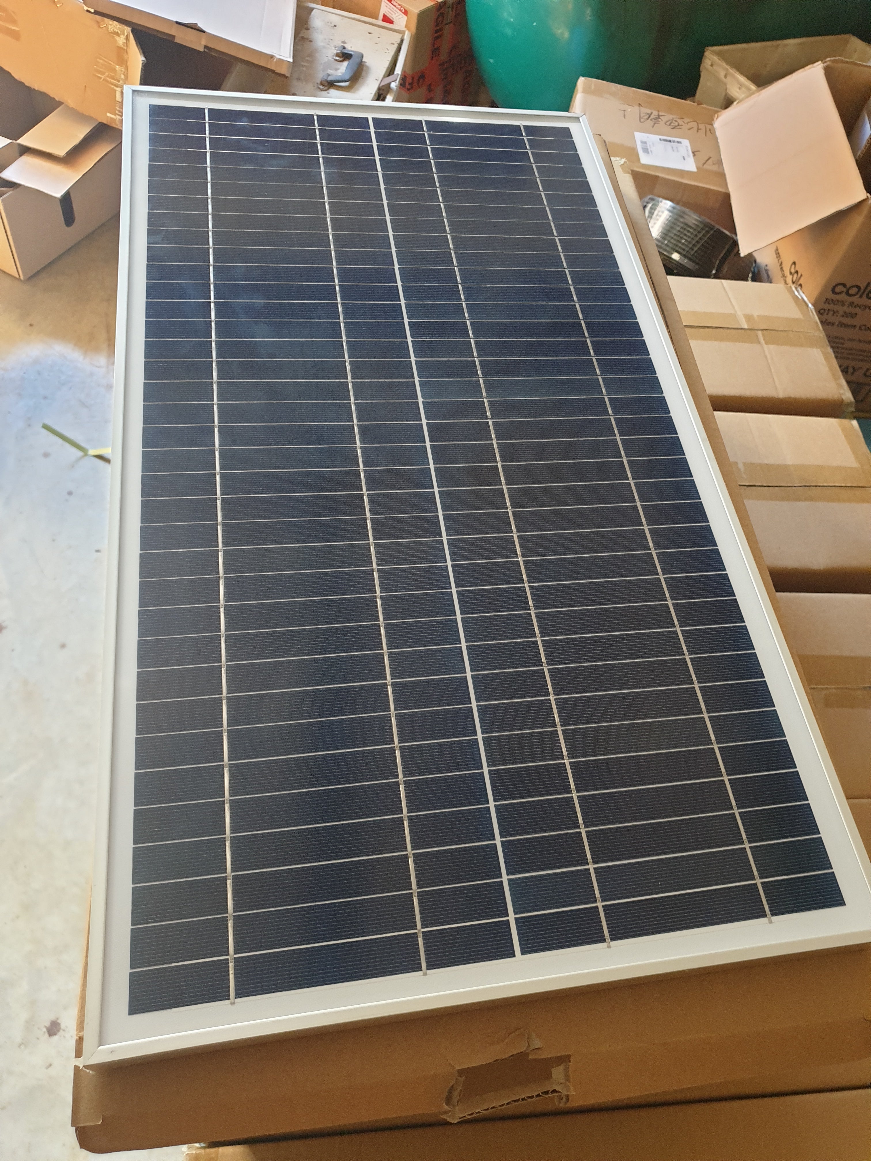 Solar Panel: 60watt, 24V.